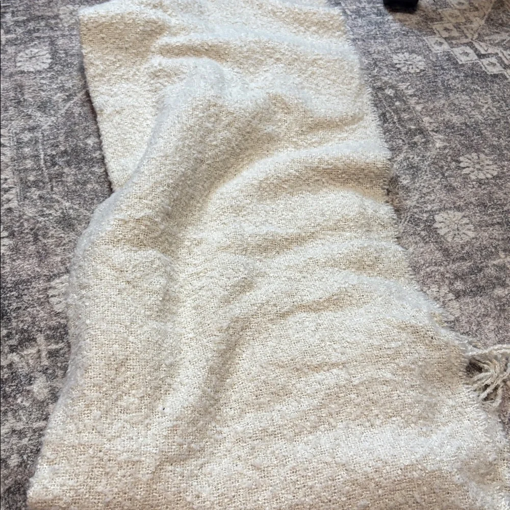 Women’s Cream Scarf